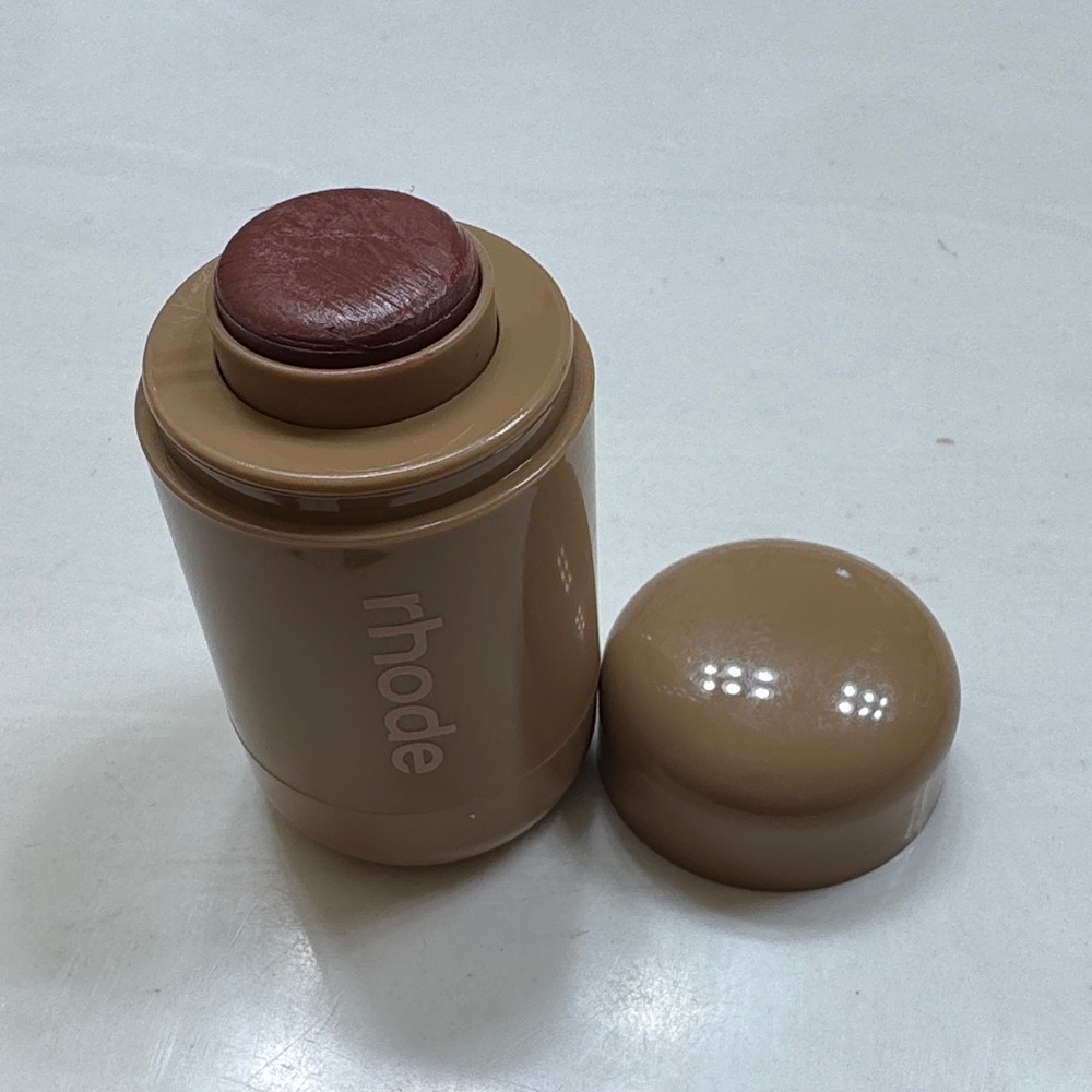 RHODE pocket blush